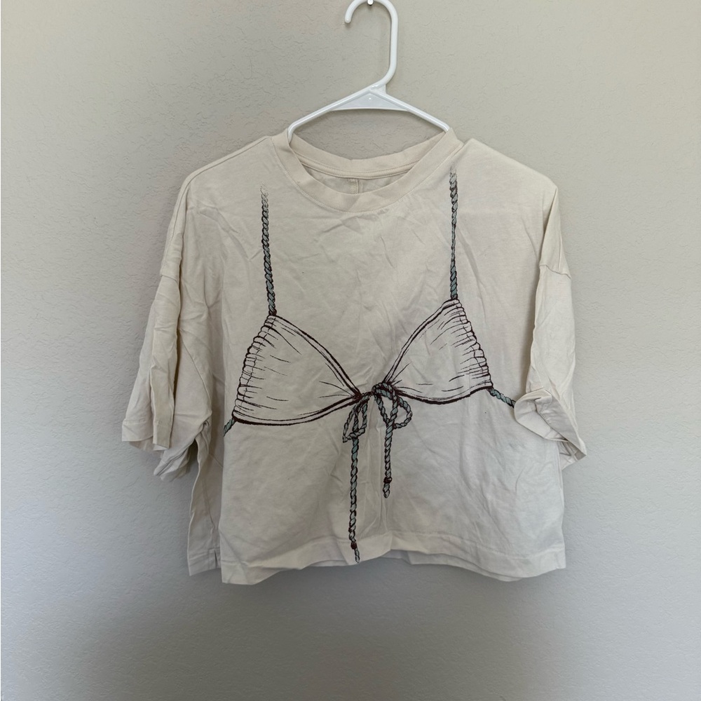 American Eagle Outfitters Cream Graphic Crop Top